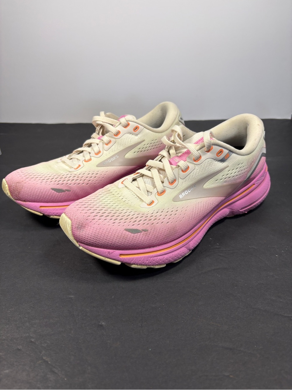Brooks Ghost 15 Women’s Running Shoes Size 8 Pink Gradient 120380-1B-139